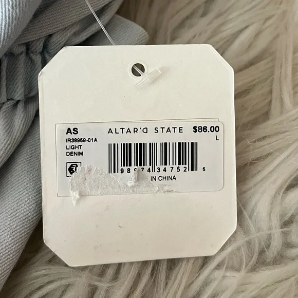 {Altar'd State} Ashley Light Denim Romper - Womens Large - NWT - Picture 11 of 12